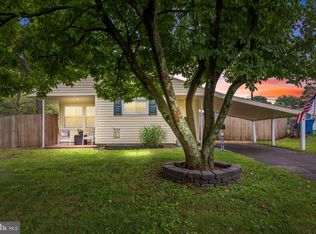 64 Valley Rd, Levittown, PA 19057