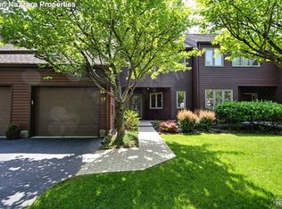 17 Romopock Ct, Mahwah, NJ 07430