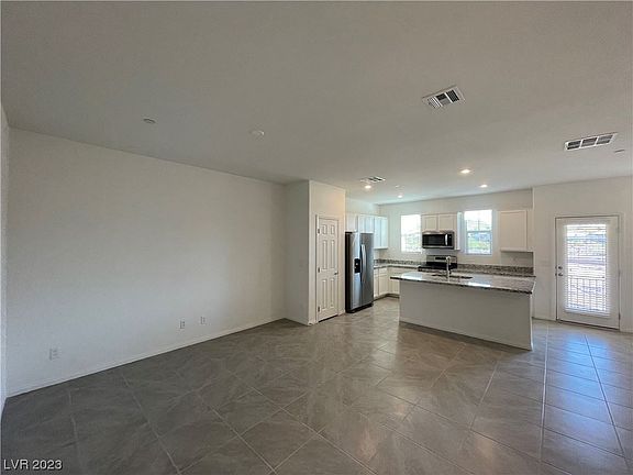 3rd image of 614 Sedum Ave