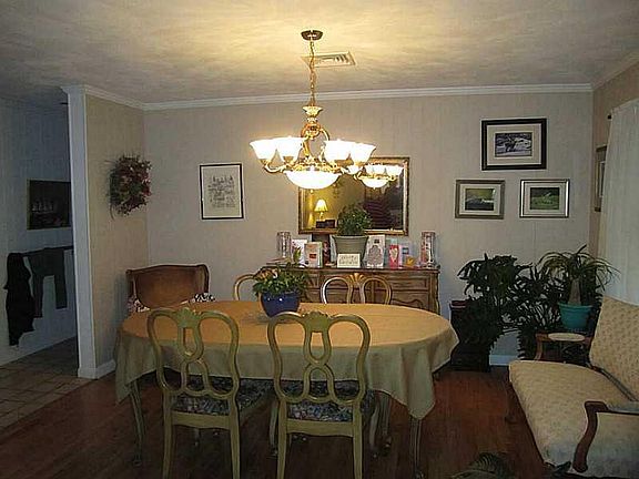 5th image of 14 Lee Ave