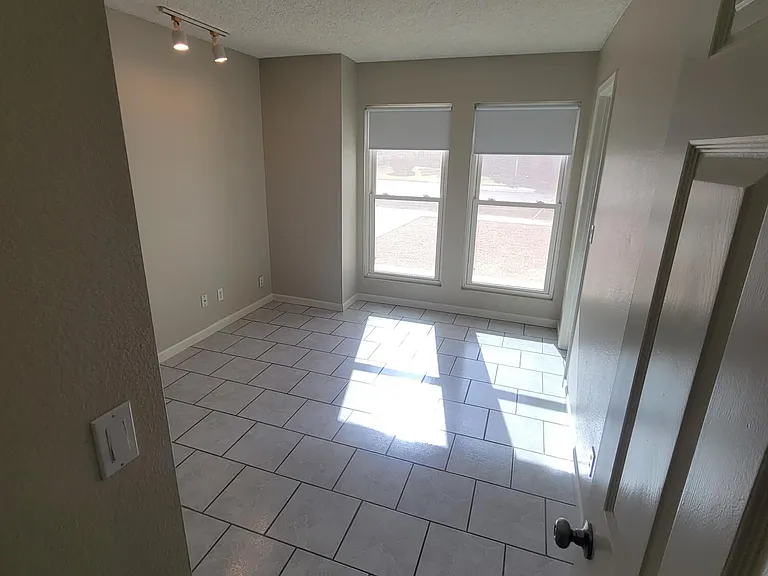 6320 W Shaw Butte Dr — Photo 17
