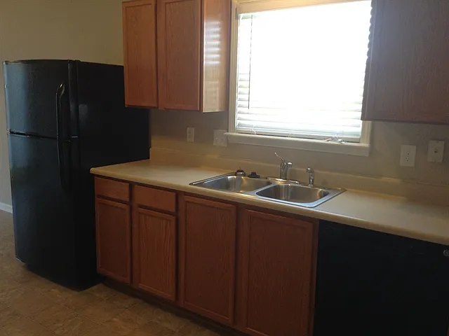 Building Photo - 10261 Sunvista Ct