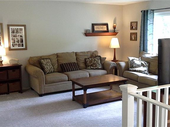 4th image of 26944 Oxford Park Ln