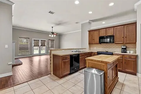 9828 Paragon Ln — Photo 7
