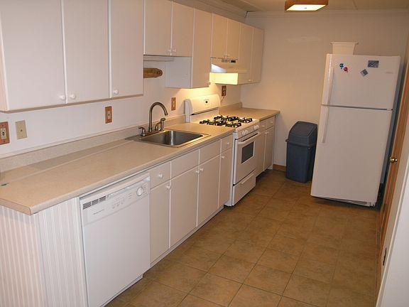 5th image of 104 Windermere Ave.
