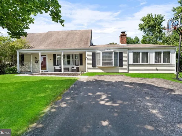 12406 Whitehall Dr, Bowie, MD 20715