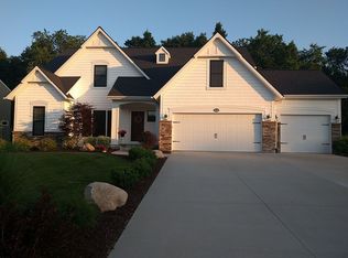 3440 Mason View Dr NE, Grand Rapids, MI 49525