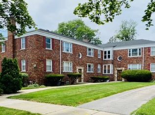 10414 S Walden Pkwy APT 2W, Chicago, IL