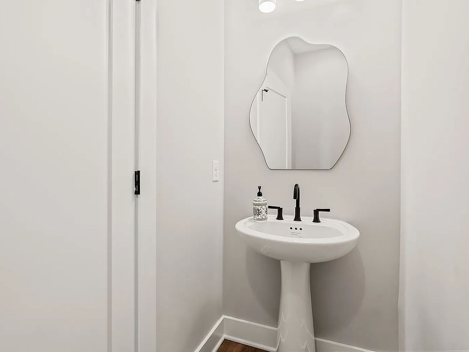 1st image of 109 Charlotte Everly Cir