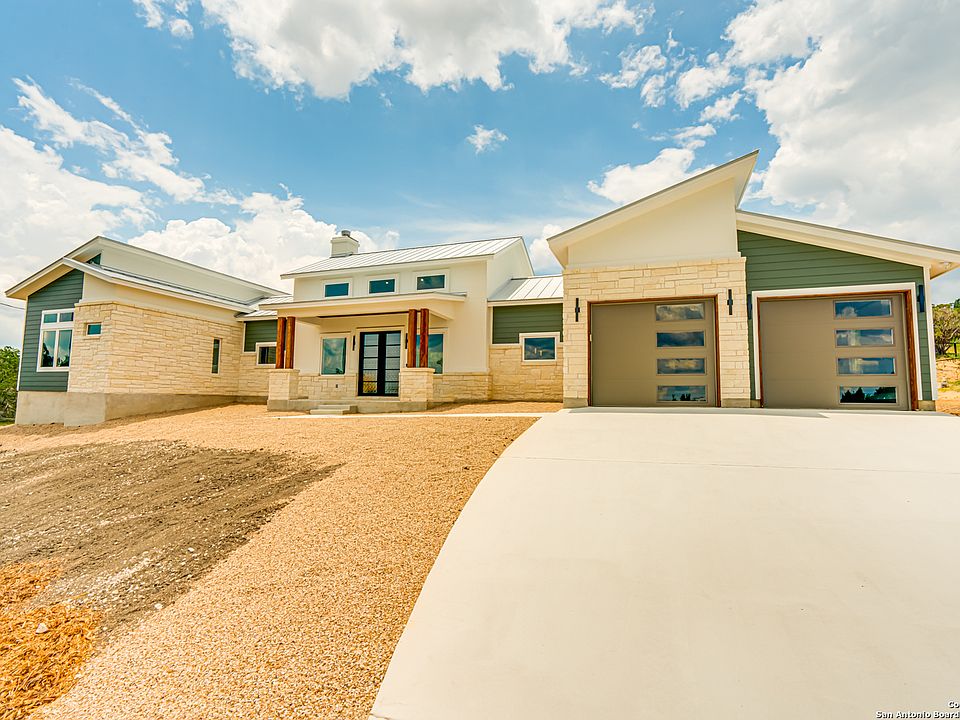 1st image of 429 Eagle Ln