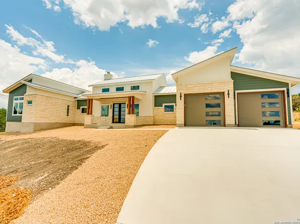 429 Eagle Ln, Fischer, TX 78623
