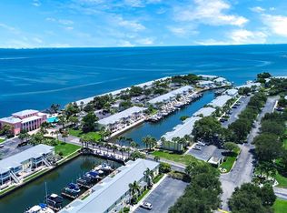 5048 Beach Dr SE #F, Saint Petersburg, FL 33705