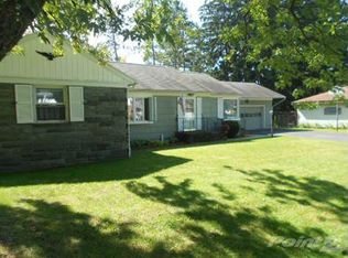 12 Price Dr, Pulaski, NY 13142