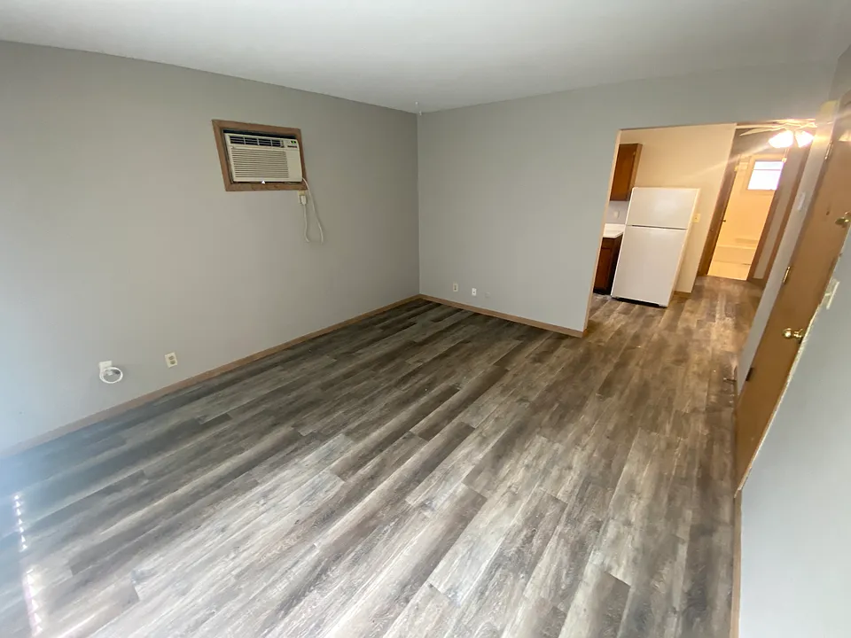 928 E St #4