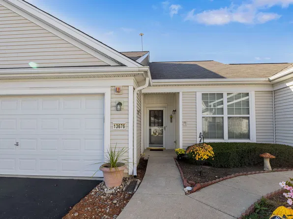13676 Hemlock Rd, Huntley, IL 60142