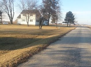 911 N 1380 East Rd, Cissna Park, IL 60924