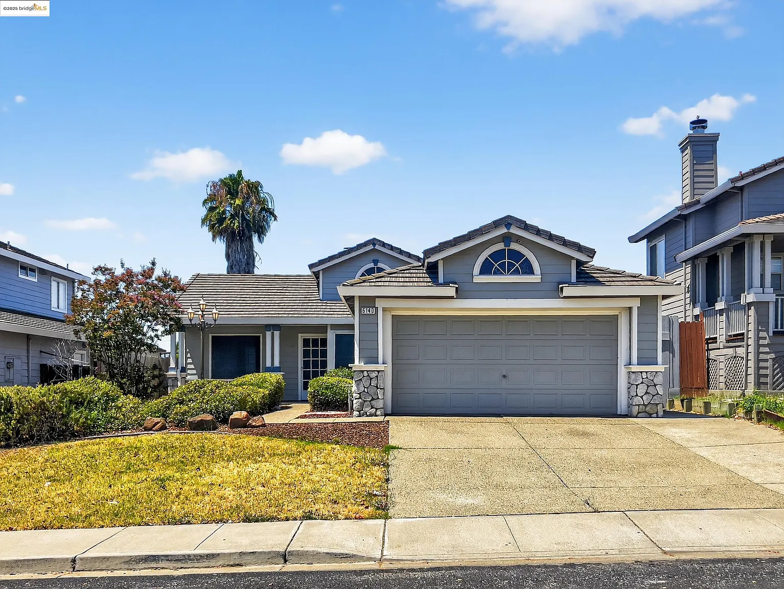 5140 Homestead Way photo 1
