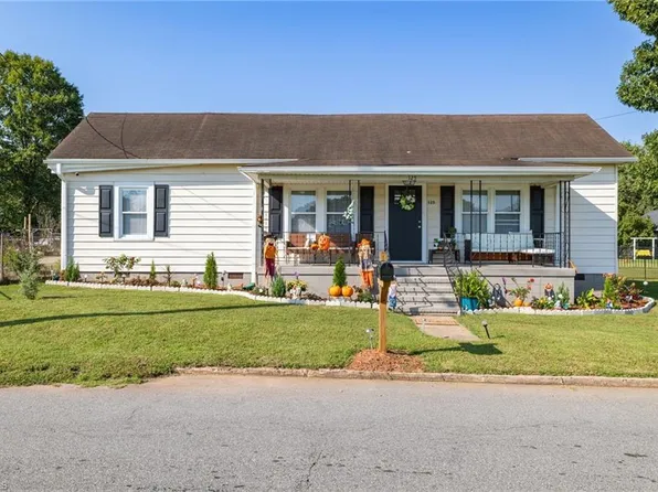 125 S High St, Eden, NC 27288