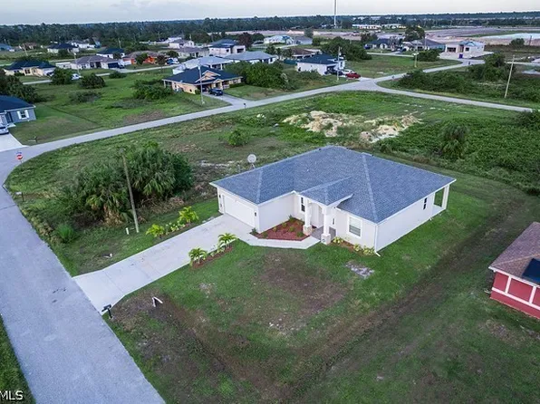 2911 48th St SW, Lehigh Acres, FL 33976