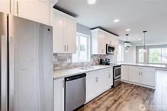 6 bed, 1780 sqft, $3,900 — Photo 2