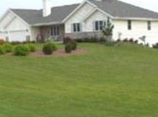 5232 Beechnut Dr, Kewaskum, WI 53040