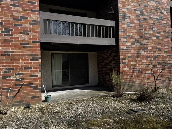 2470 W Good Hope ROAD #165, Glendale, WI 53209