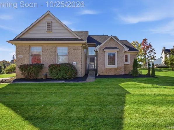 31191 Kingswood Blvd, Novi, MI 48377