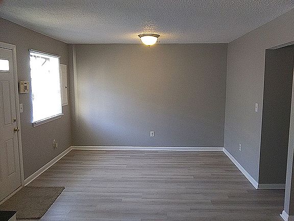 5th image of 4028 Lake Ridge Cir