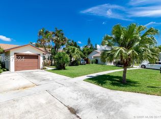 9247 Edgemont Ln, Boca Raton, FL 33434