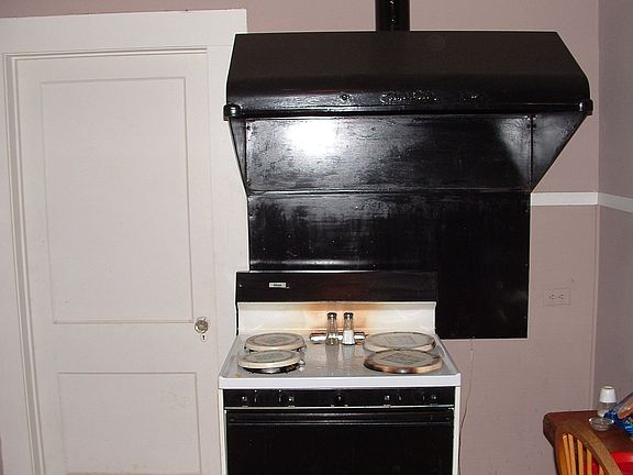5th image of 2415 E Houston St