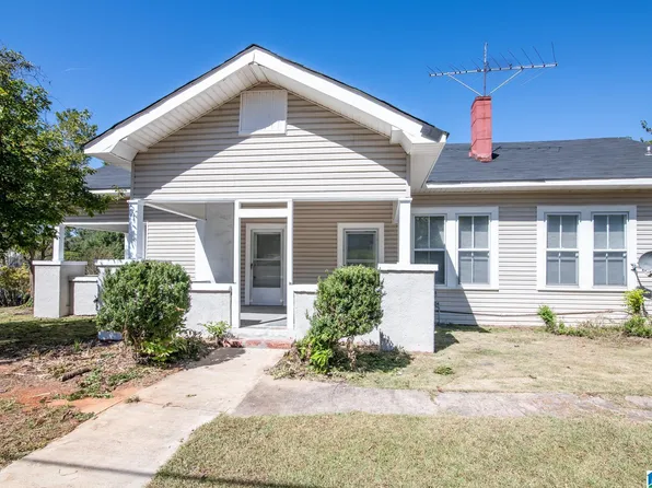 614 East St S, Talladega, AL 35160