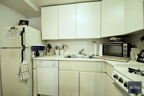 Rented by Bond New York | media 44