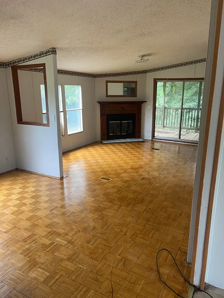 3 bed, 2.0 bath, $850 — Photo 3