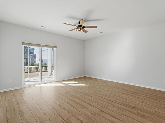 3rd image of 1580 Swing Bridge Way