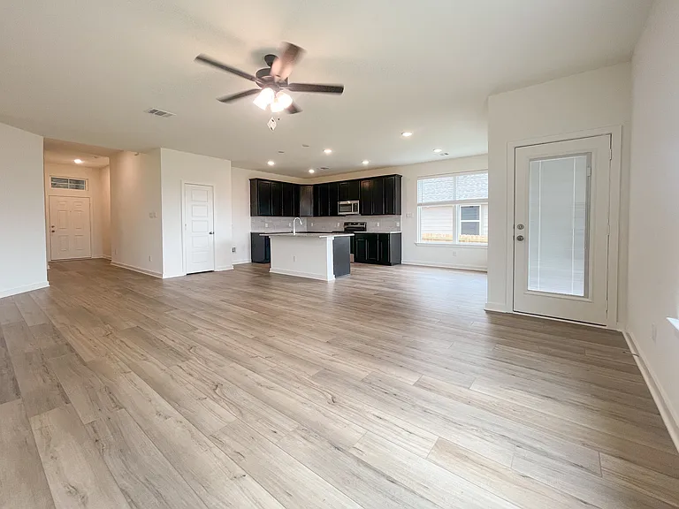 6912 Llano Dr — Photo 7