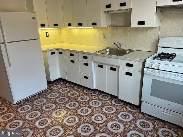6465 Ditman St — Photo 11