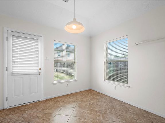 3rd image of 25211 Bluma Ranch Dr