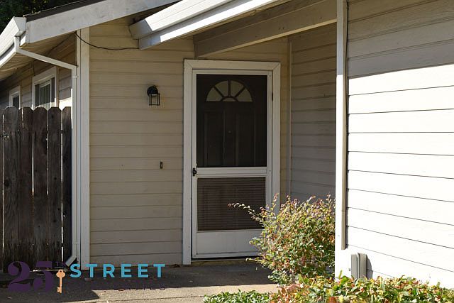 1st image of 4936 V St #1