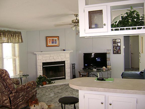 2nd image of 255 E Woodland Shores Dr