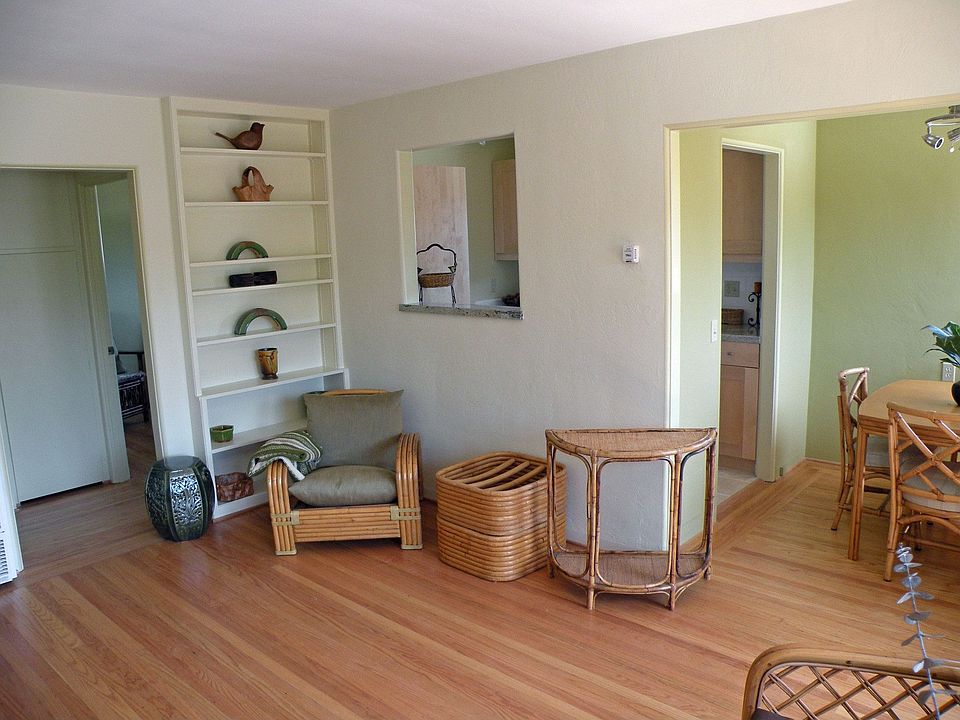 1st image of 321 Bryant Ct