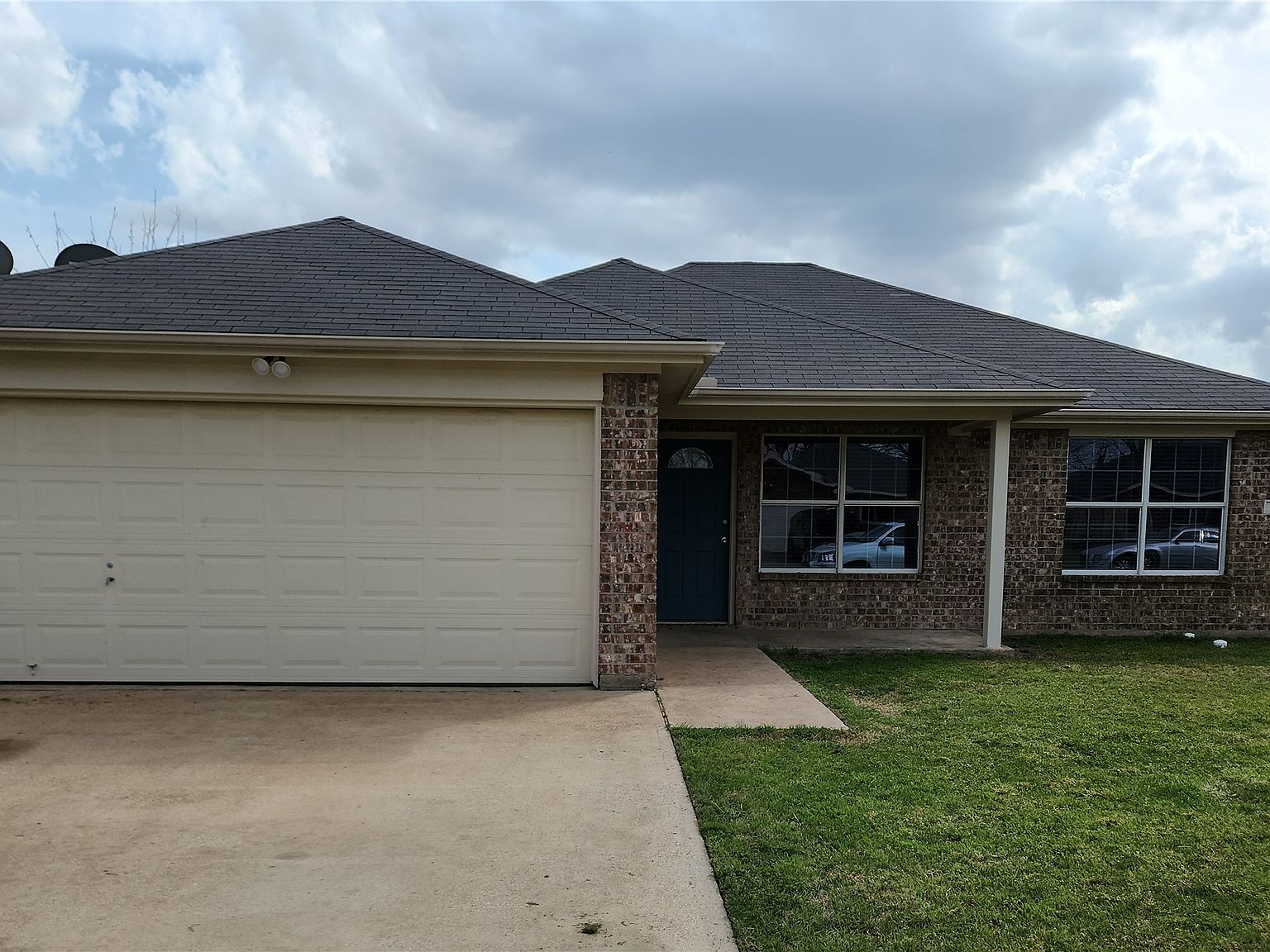 708 Phillips Cir, Kaufman, TX 75142 | MLS #20882969 | Zillow