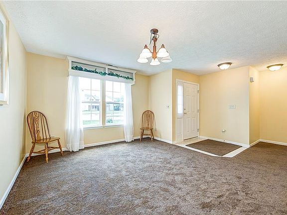 4th image of 709 Thomas Point Dr