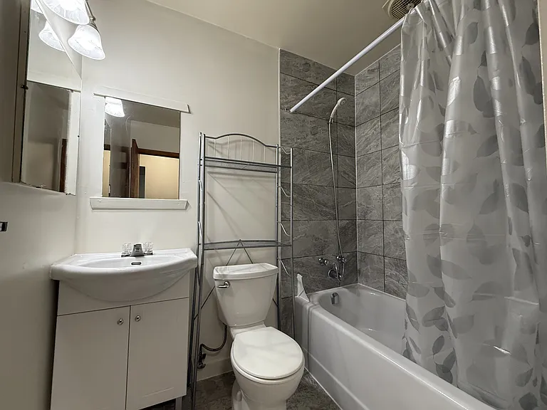 4040 Retallack St — Photo 10