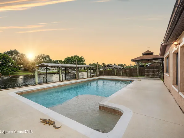 900 Waikiki Dr, Merritt Island, FL 32953