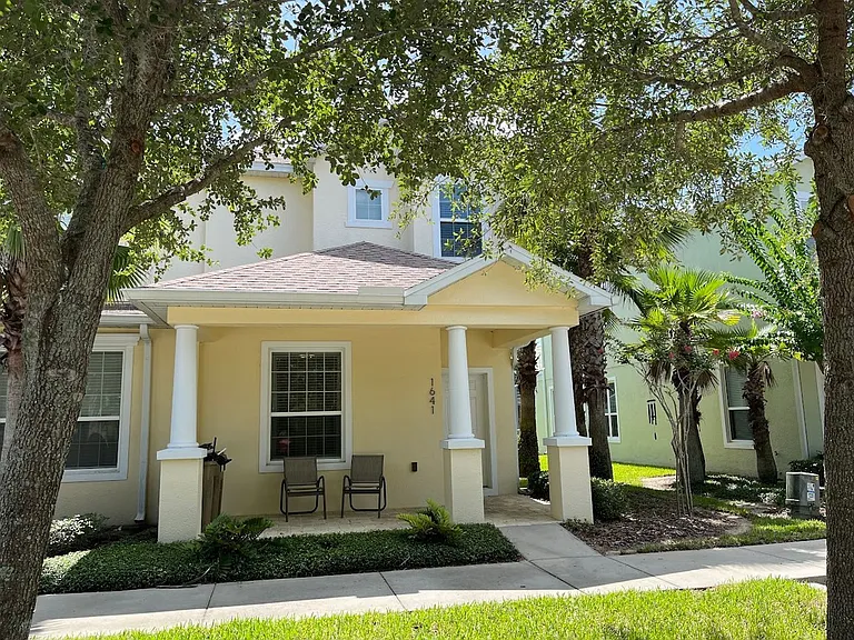 1641 Retreat Cir — Photo 1