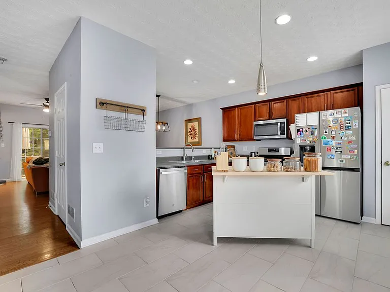 541 Lantern Wood Dr — Photo 14