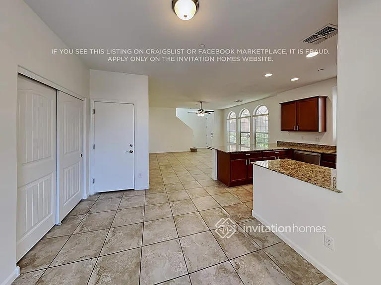 1407 S Moccasin Trl — Photo 8