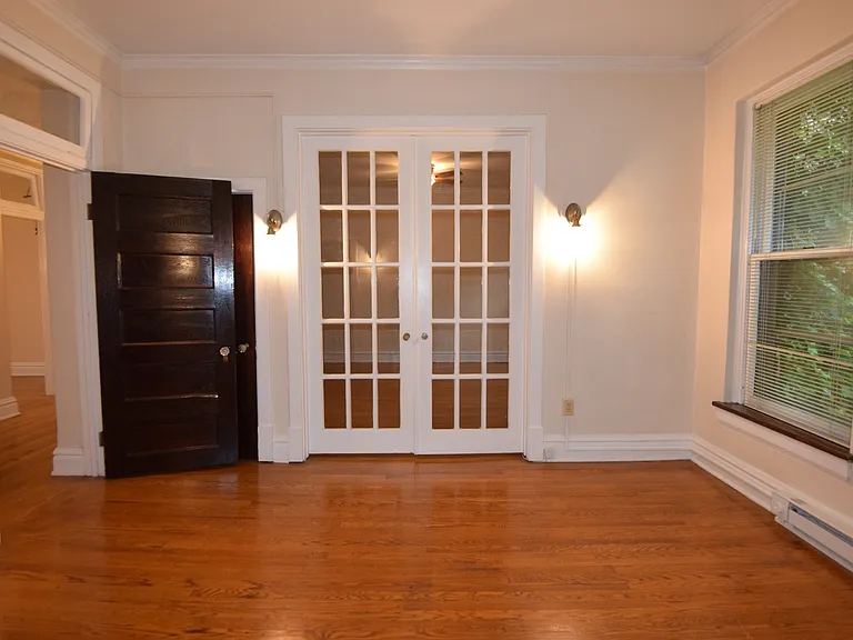 Greystone Court Apartments — Photo 28