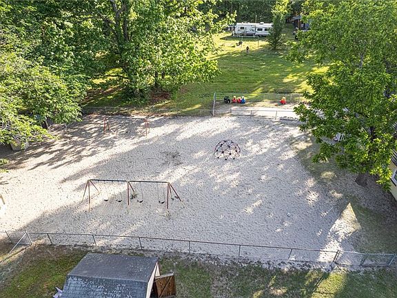 2nd image of 4249 Taylor Rd