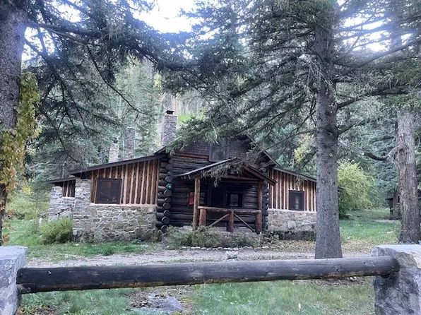 13 Holy Ghost Canyon Rd, Tererro, NM 87573